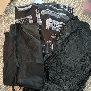 Hairstylist apron(1), haircutting capes (2)